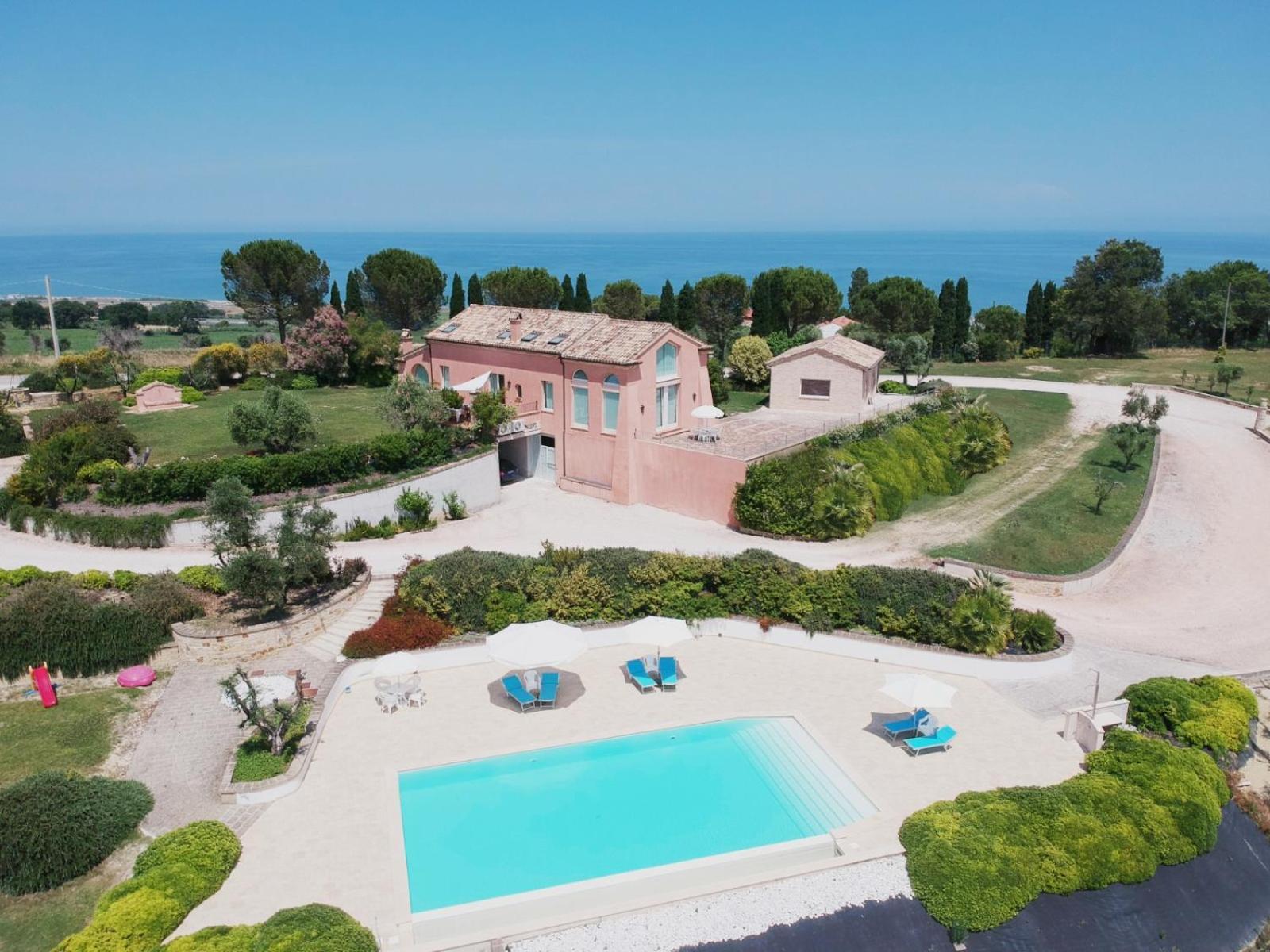 Nontiscordardime B&B Villa Agriturismo Civitanova Marche Eksteriør bilde